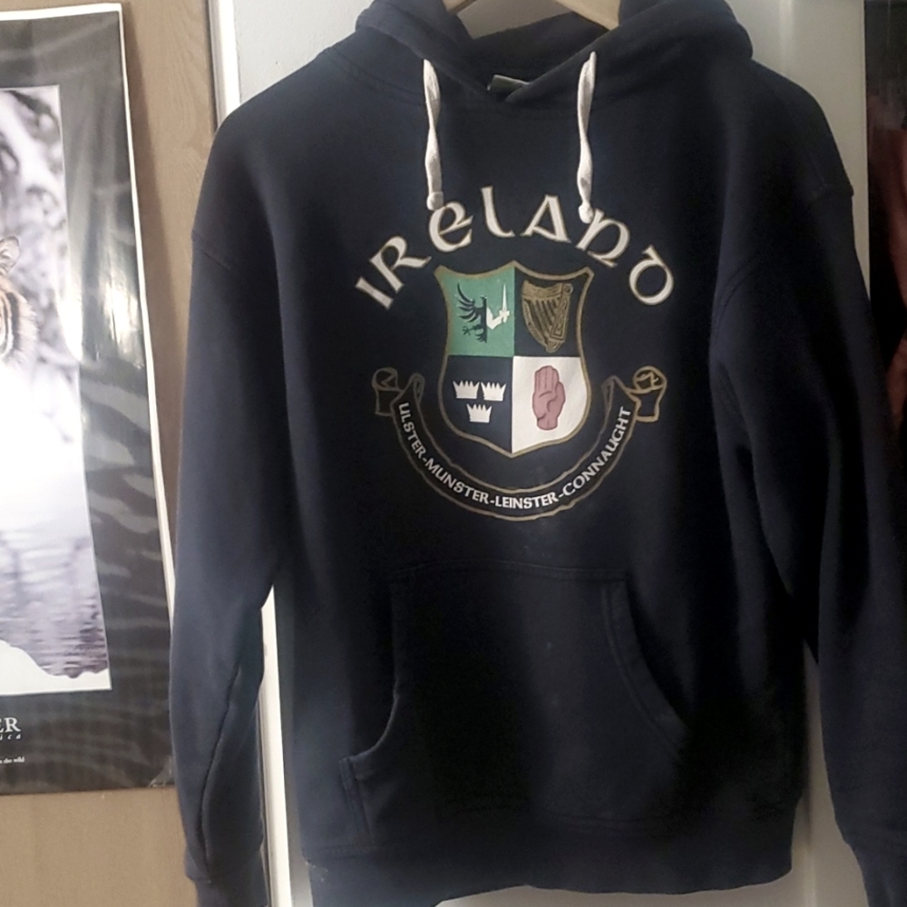 medium black brand is landsdowne collection